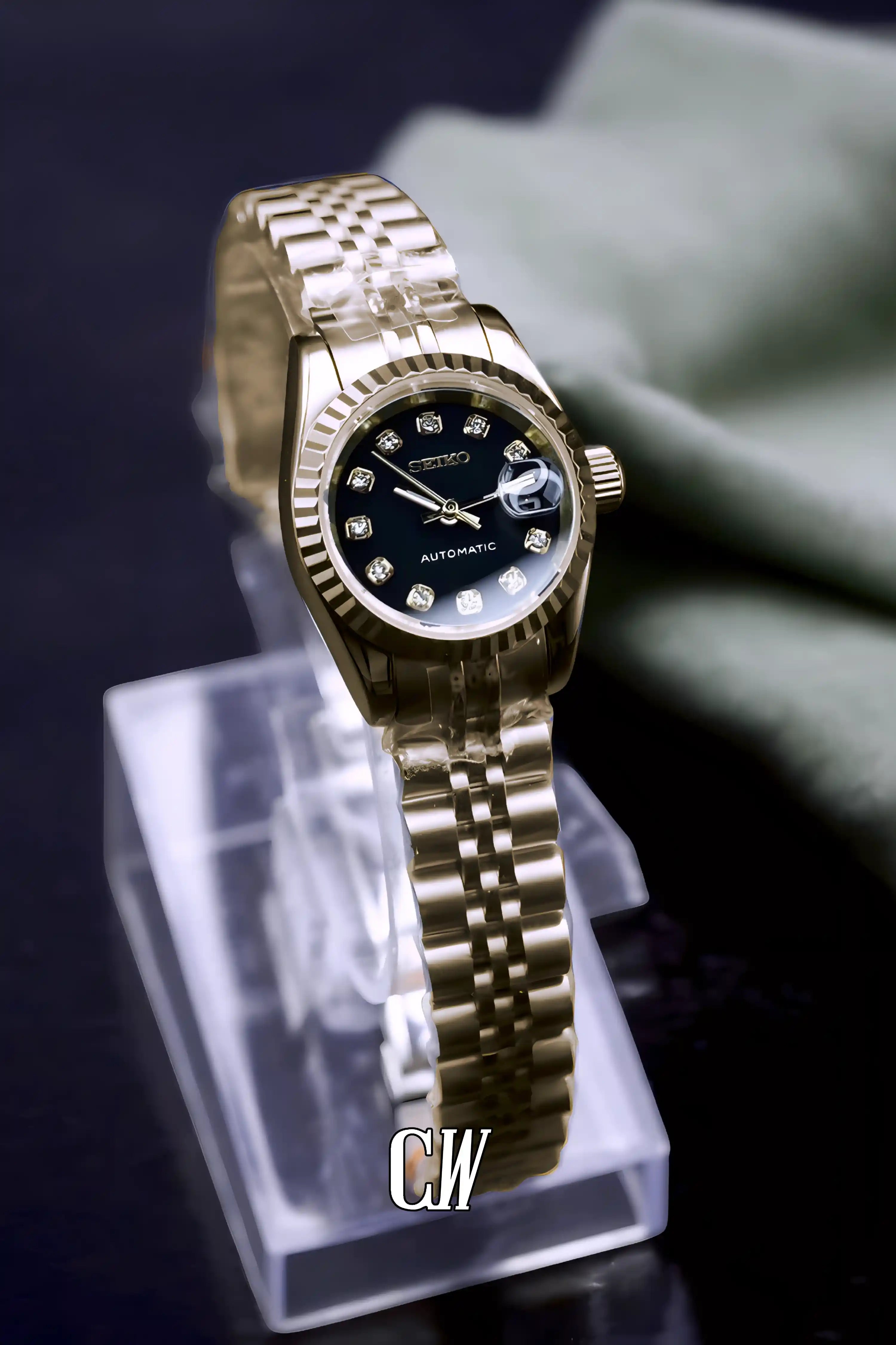 Ladies Seikojust mod watch 26mm gold black - Circa Watch Labs