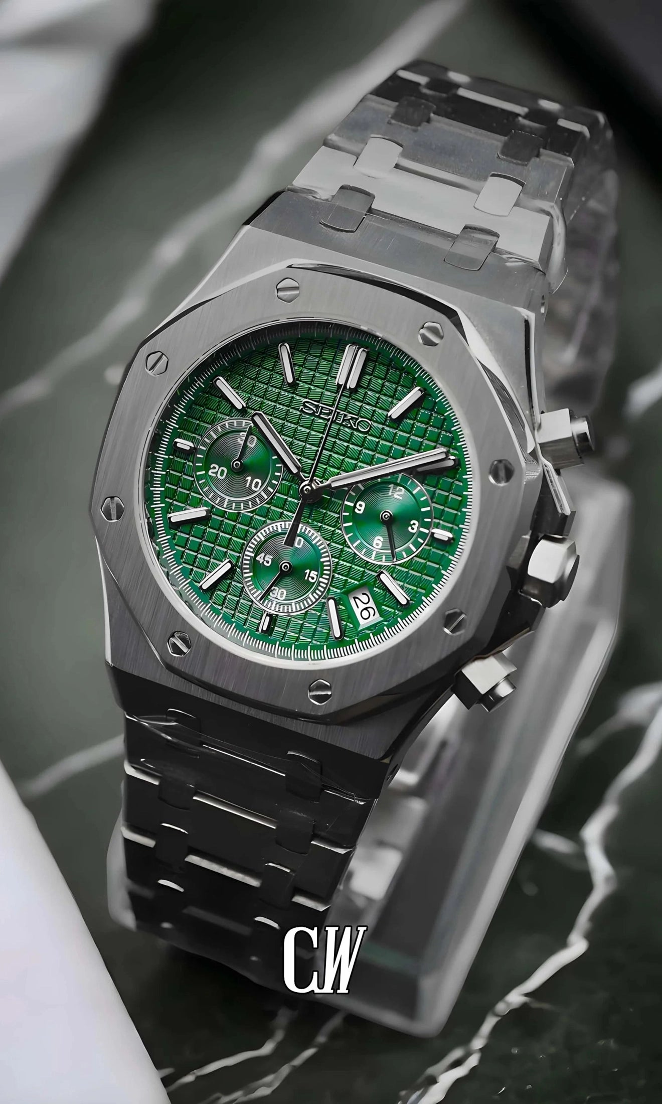 Mod Royal Seikoak chronograph green watch - Circa Watch Labs
