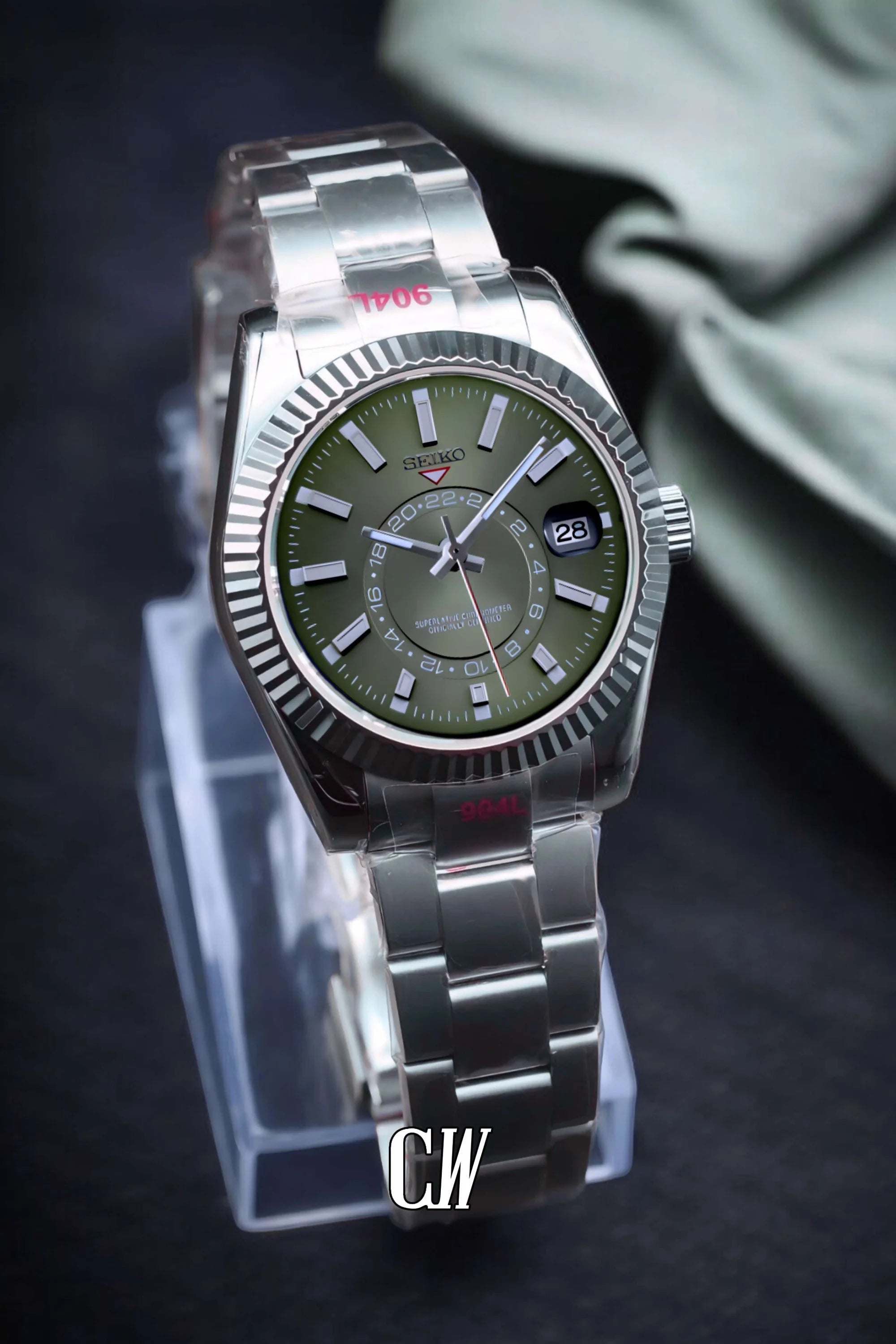 Seikojust mod skydweller watch olive green - Circa Watch Labs