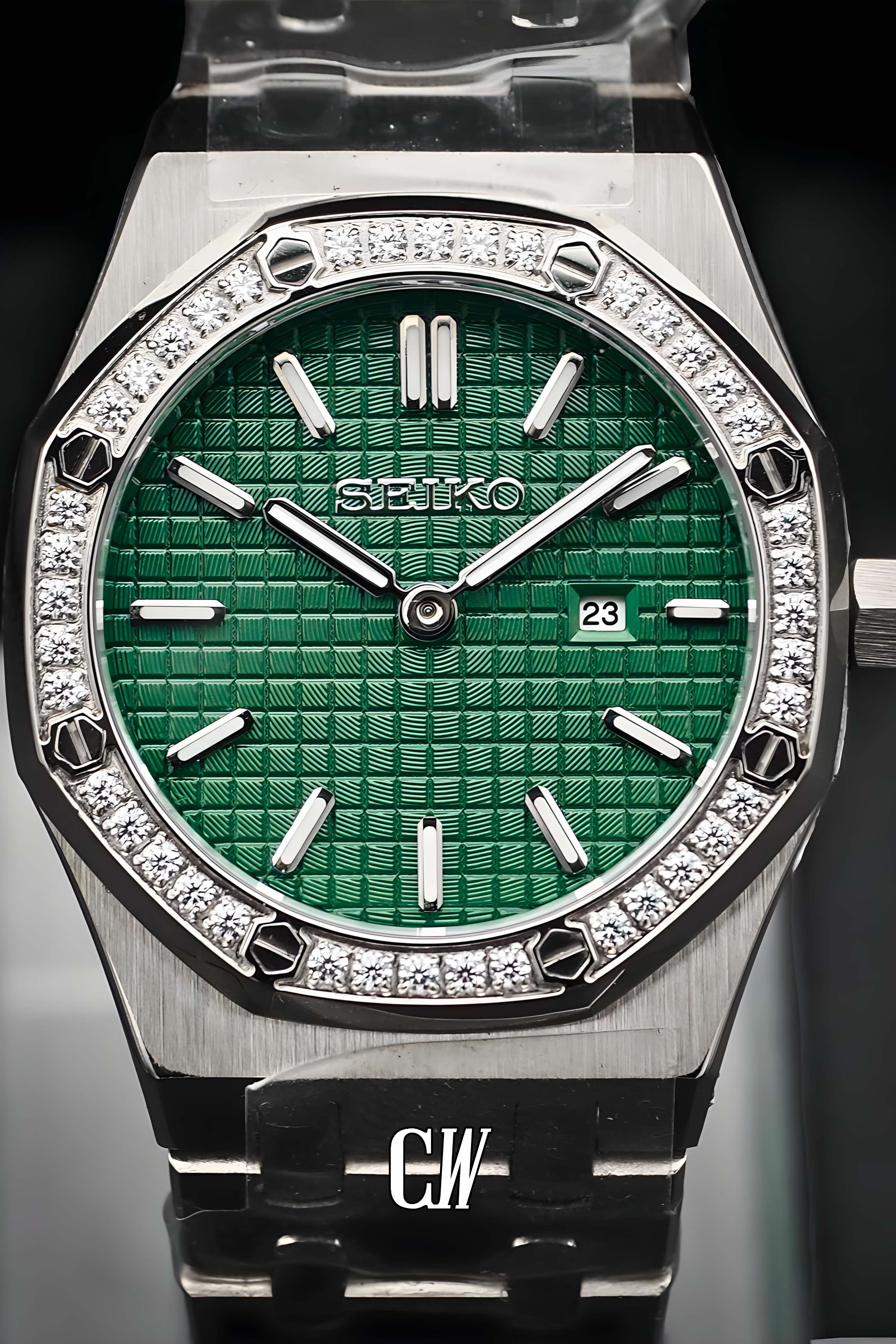 Ladies Mod Royal Seikoak watch 'Green' - Circa Watch Labs