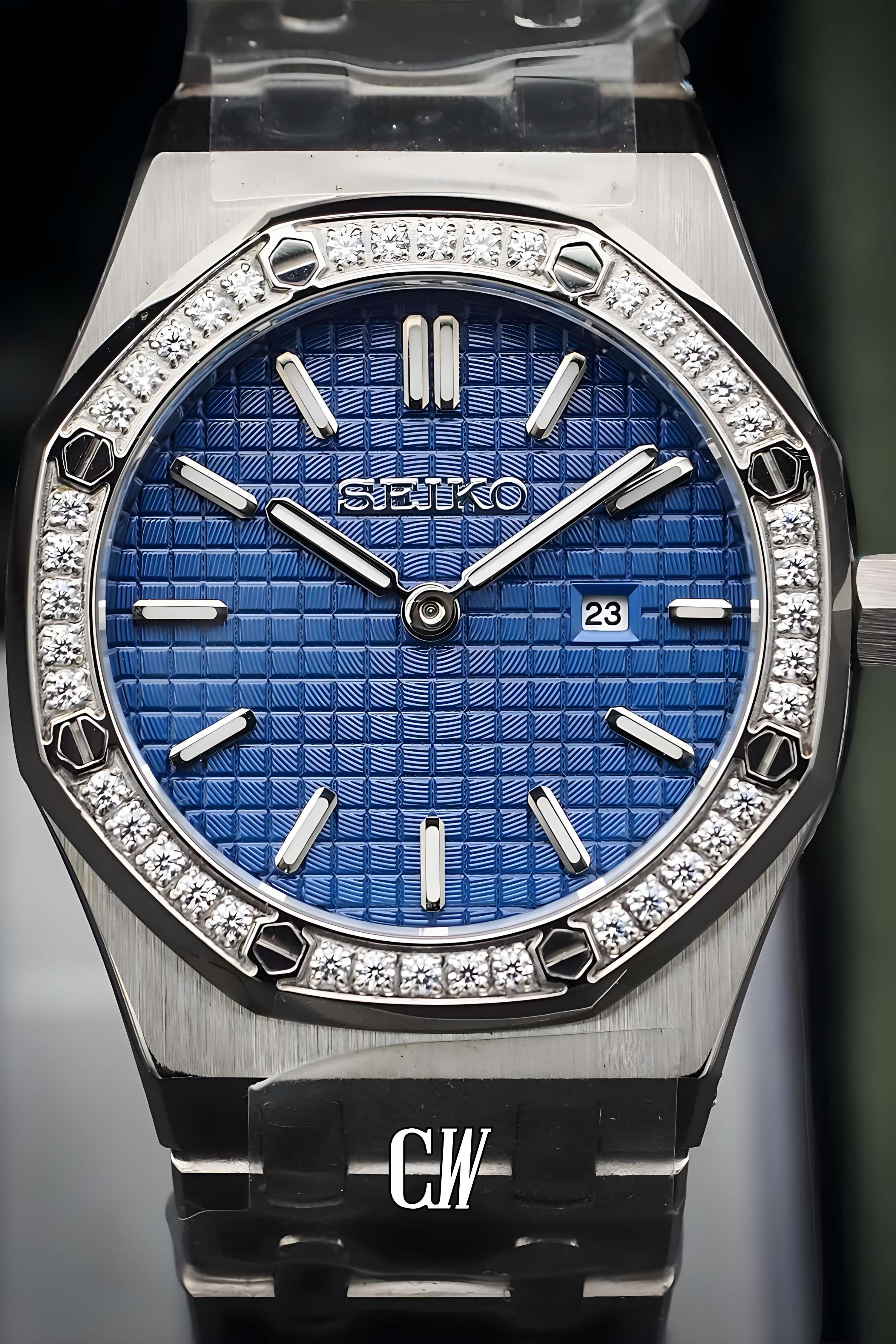 Ladies Mod Royal Seikoak watch 'Blue' - Circa Watch Labs