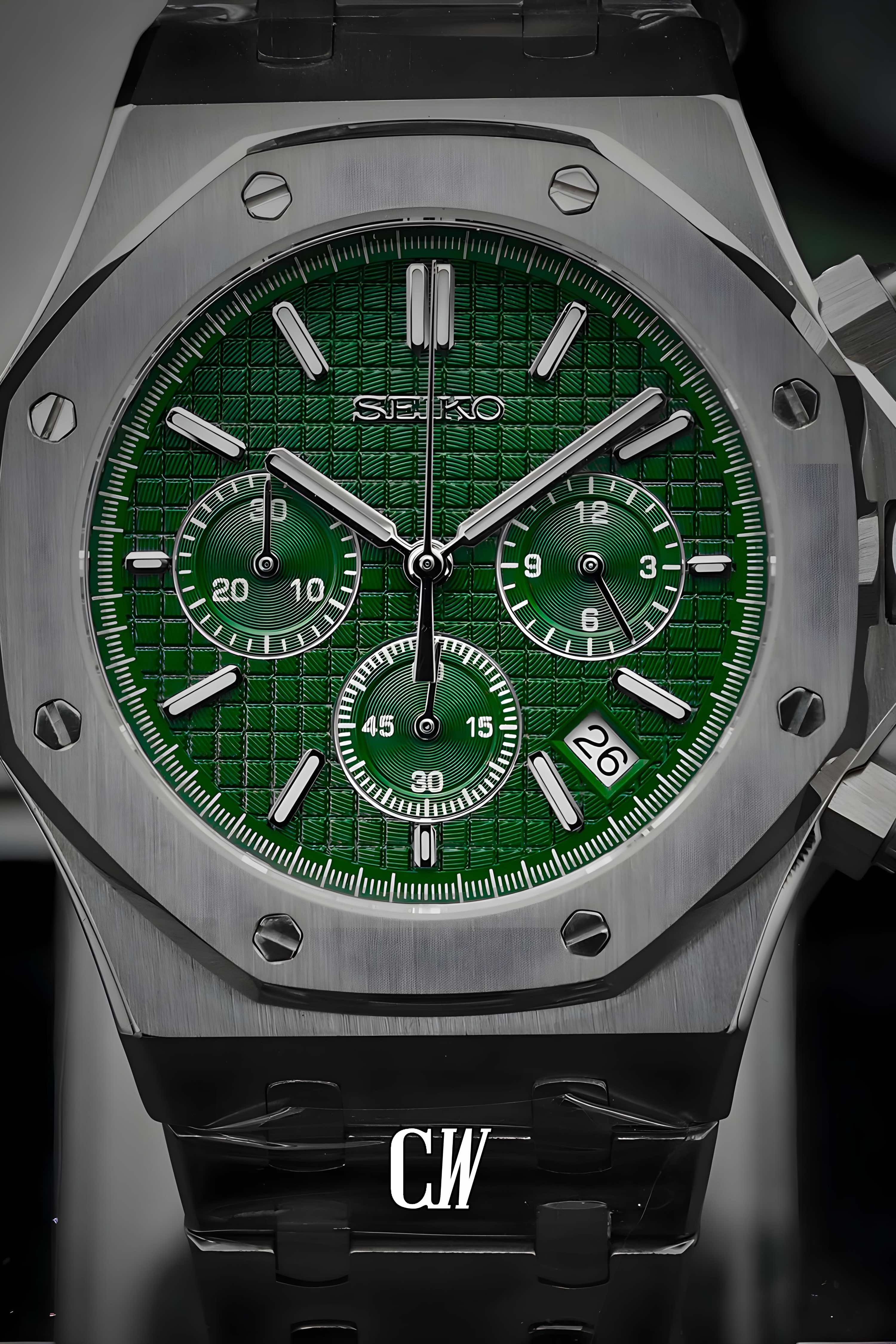 Mod Royal Seikoak chronograph green watch - Circa Watch Labs