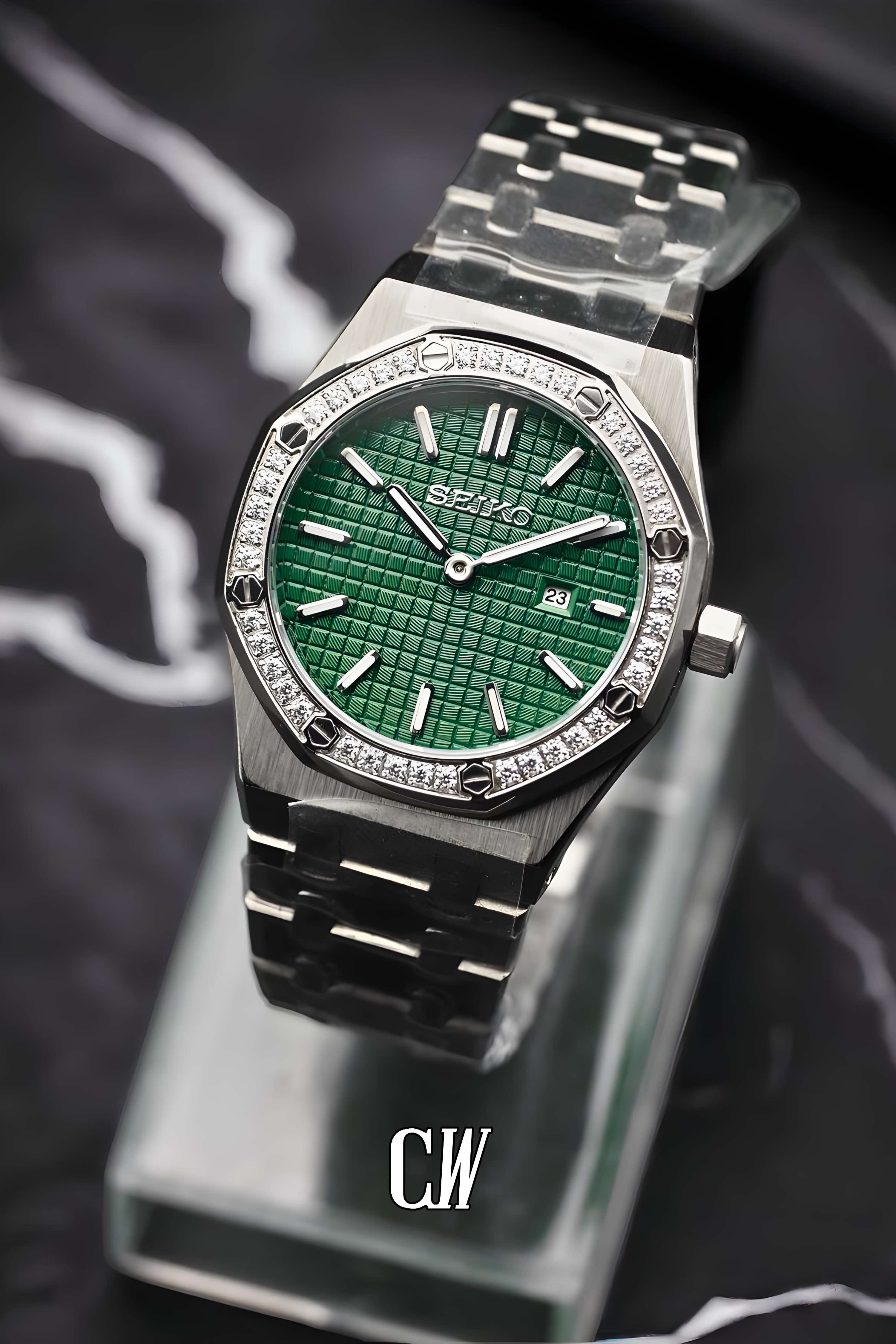 Ladies Mod Royal Seikoak watch 'Green' - Circa Watch Labs