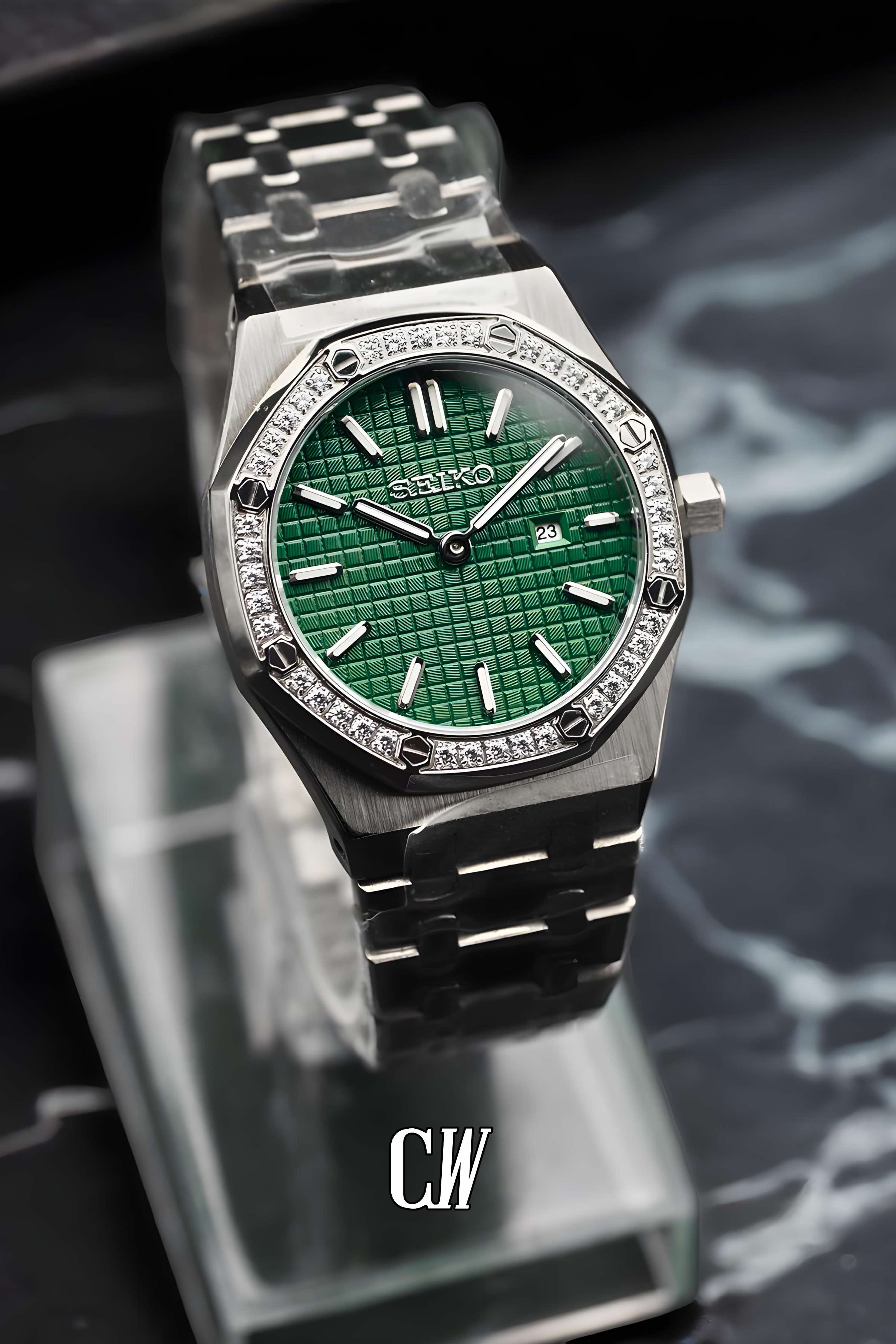 Ladies Mod Royal Seikoak watch 'Green' - Circa Watch Labs