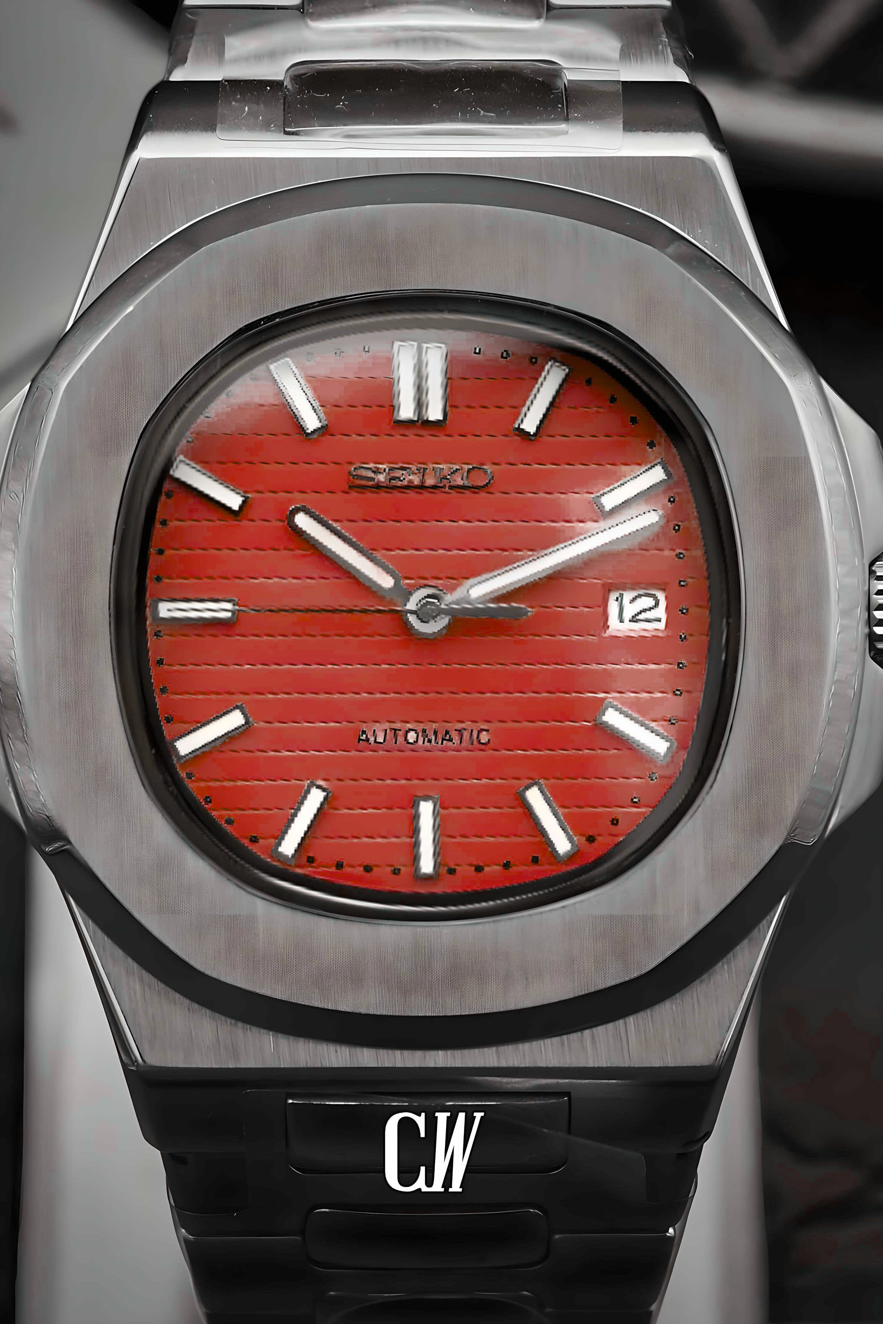 Seikonautilus mod watch red silver