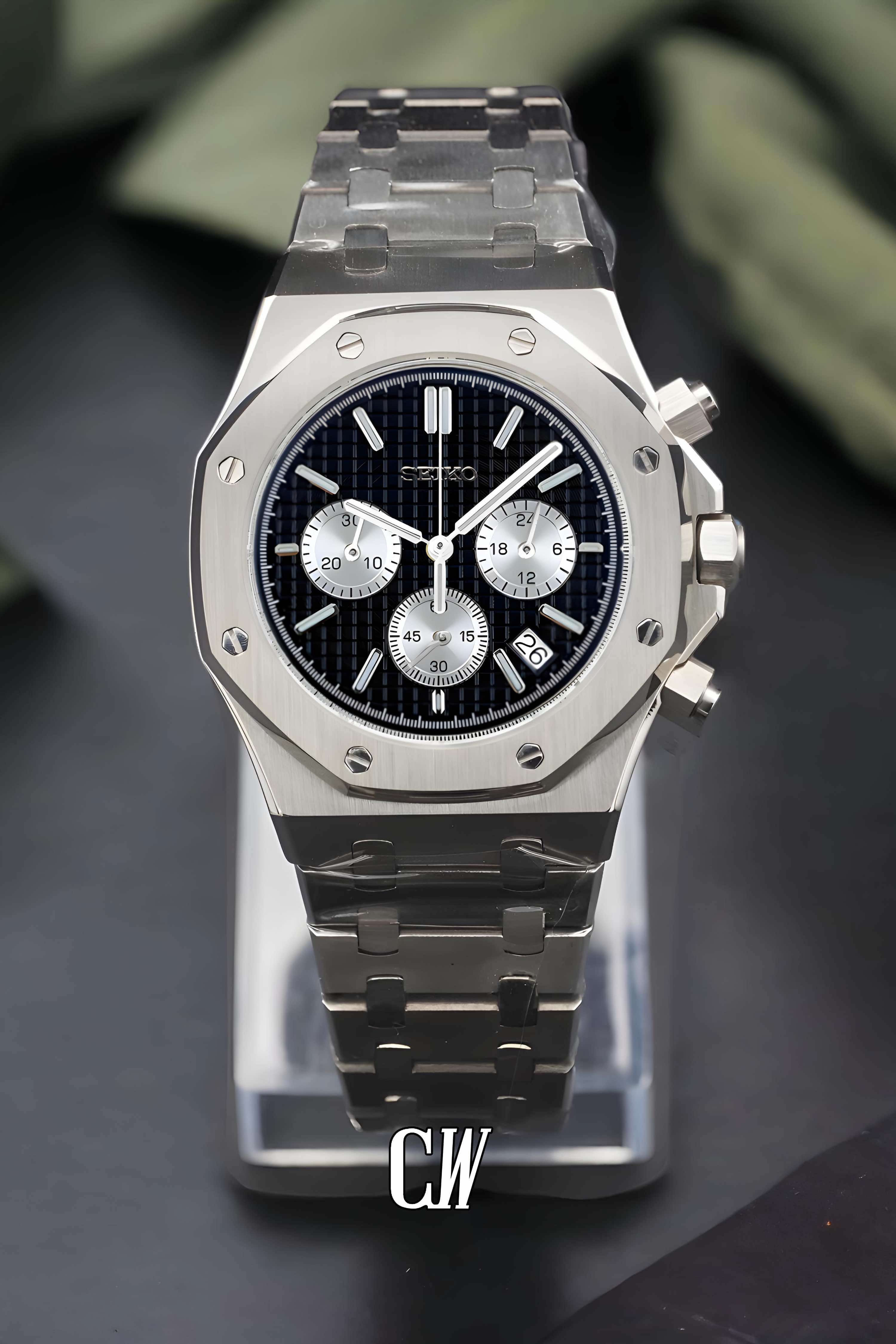 Mod Royal Seikoak chronograph black silver watch