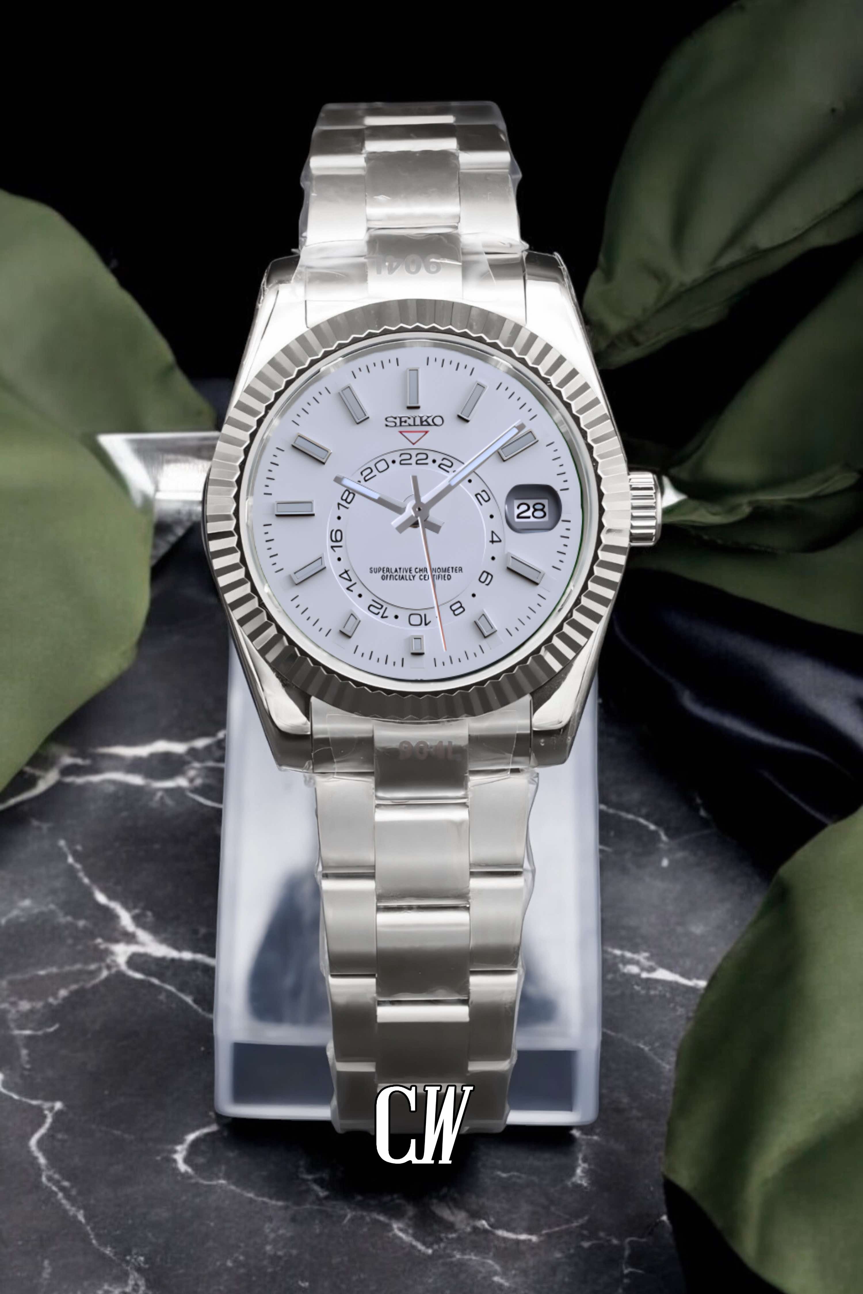 Seikojust mod skydweller watch white