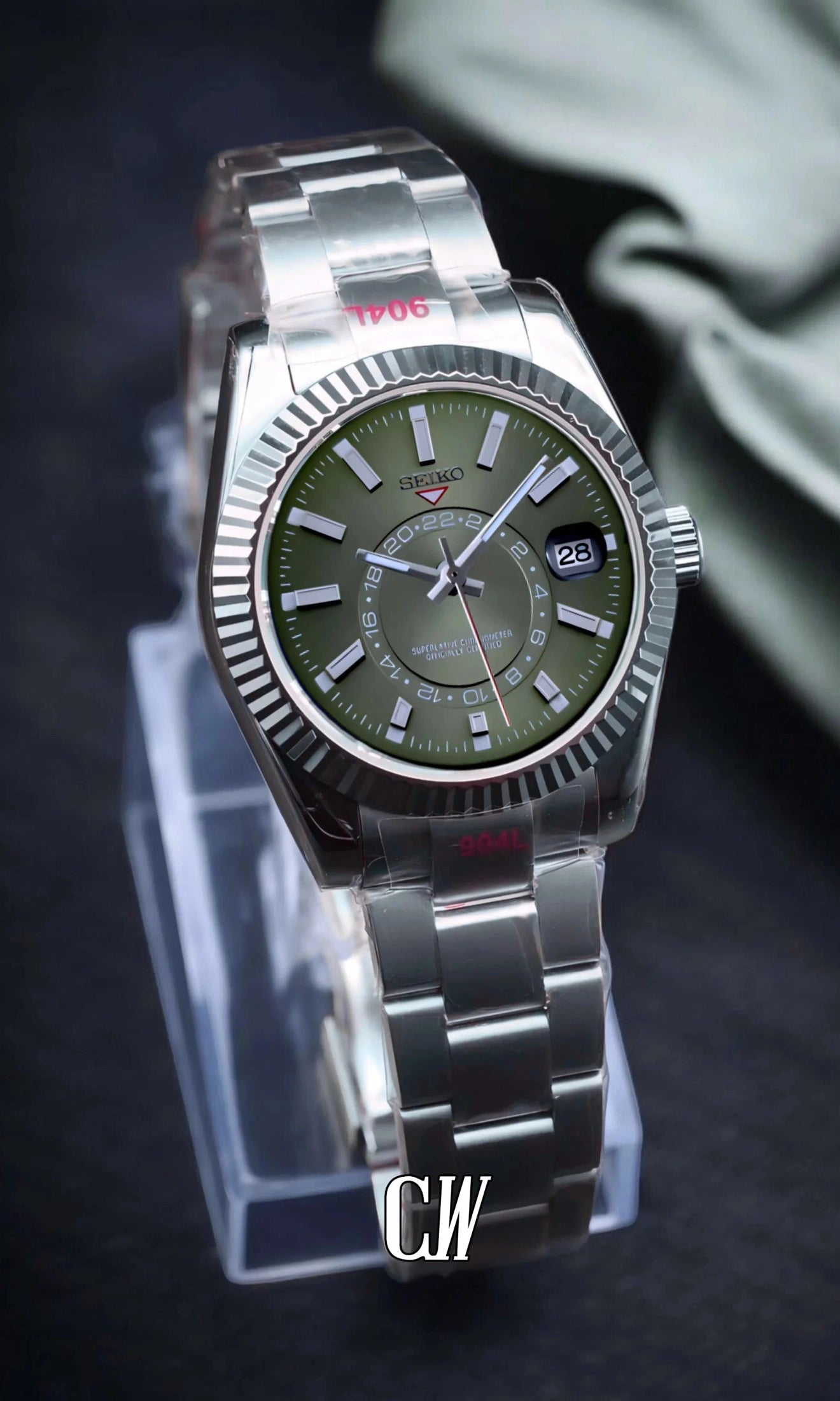 Seikojust mod skydweller watch olive green - Circa Watch Labs